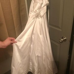 New with tags Alfred Angelo wedding dress.